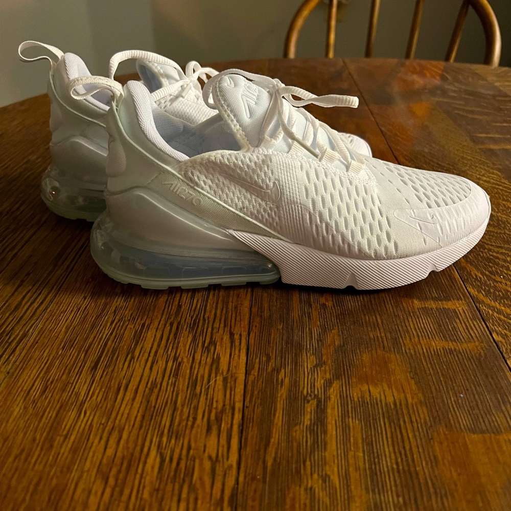 Air 270 all white 7y